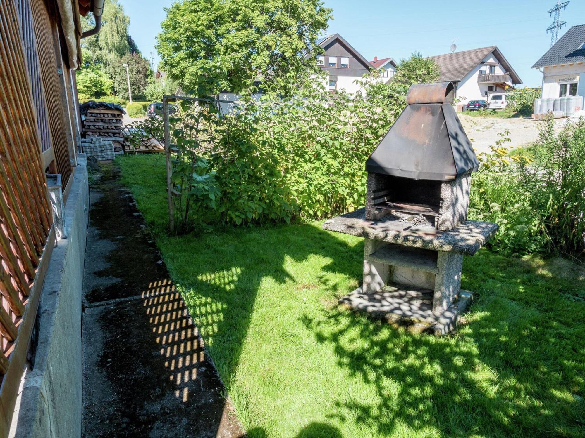 Cozy Apartment In Schwenningen With Garden Villingen-Schwenningen Buitenkant foto